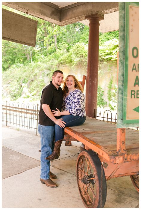 Becky & Justin Engaged2040_WEB